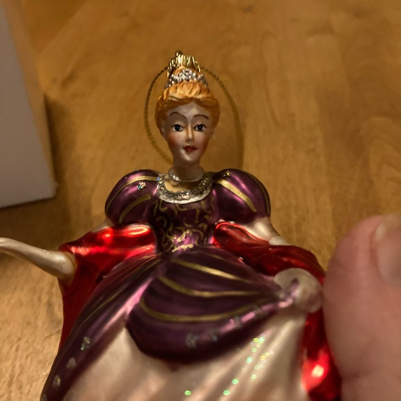 Christmas Loft Cinderella and her pumpkin carriage ornaments - Picture 9 of 15